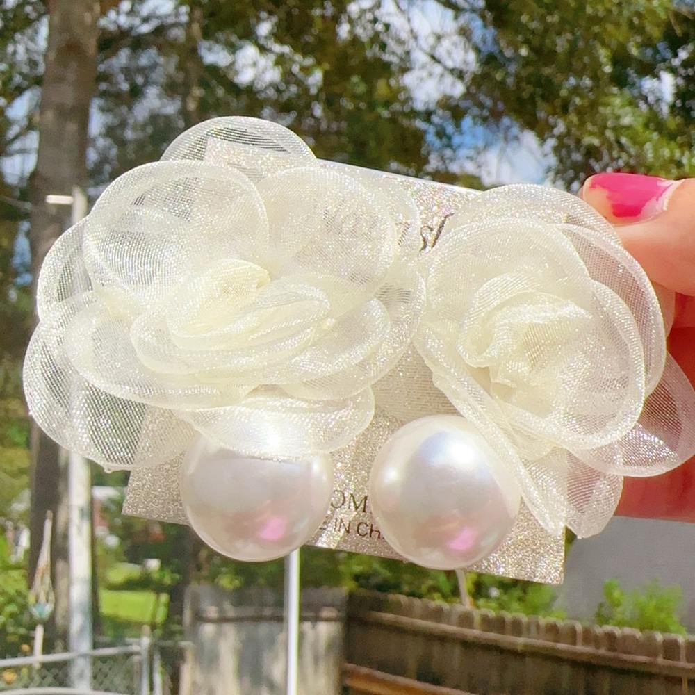 Natasha White lace floral white fresh water pearl drops earrings - Picture 5 of 7